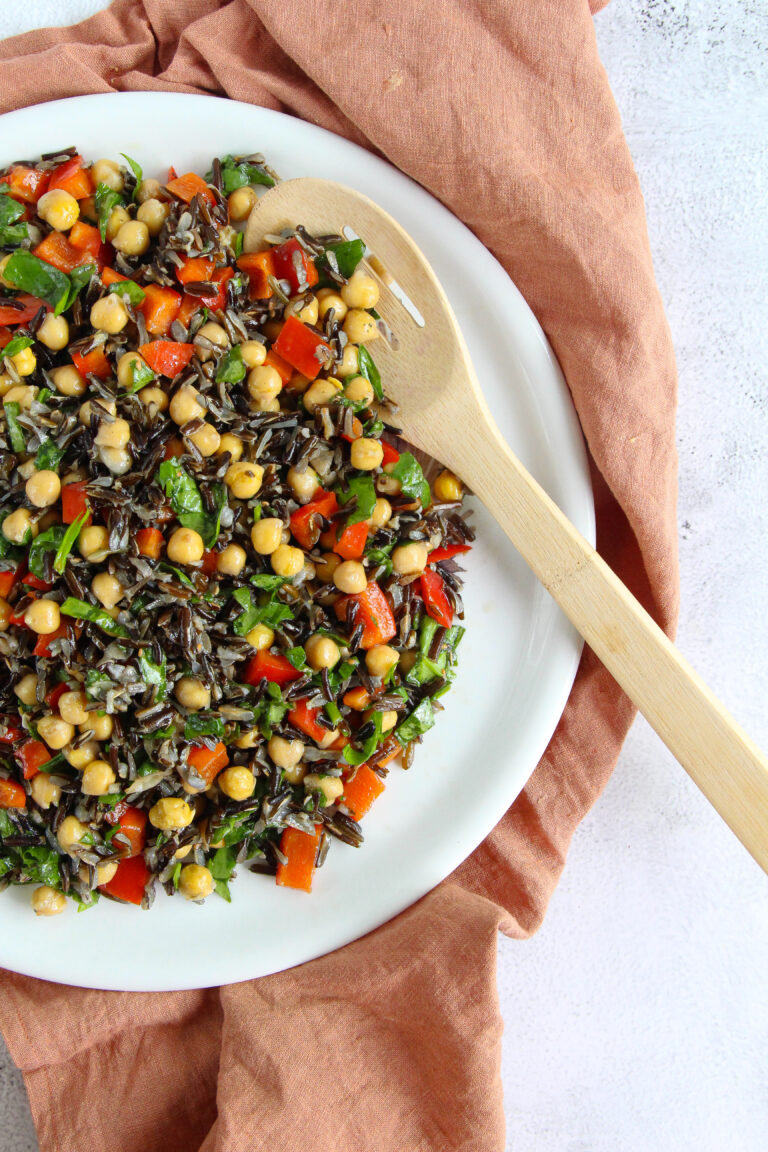 Salade de riz sauvage et vinaigrette aux framboises