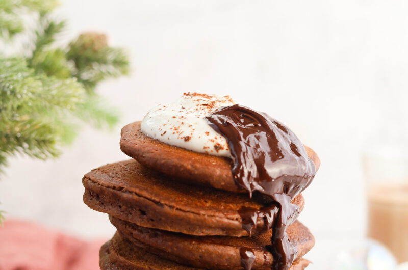 Pancakes au chocolat chaud