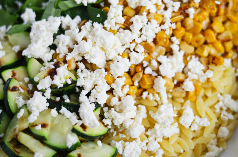 Salade d’orzo au mais et au zuchini grillés x La pincée Été