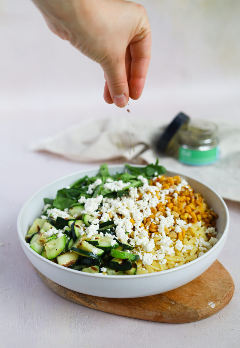 Salade d’orzo au maïs et au zuchini grillés x La pincée Été